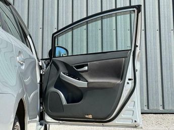 Toyota Prius 1.8 VVT-h T Spirit CVT Euro 5 (s/s) 5dr