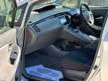 Toyota Prius 1.8 VVT-h T Spirit CVT Euro 5 (s/s) 5dr