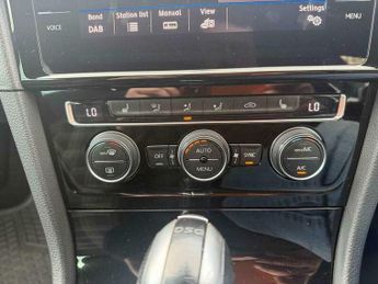 Volkswagen Golf 2.0 TDI GTD Hatchback 5dr Diesel DSG Euro 6 (s/s) (184 ps)