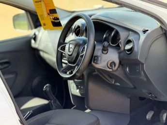 Dacia Sandero 0.9 TCe Essential Euro 6 (s/s) 5dr