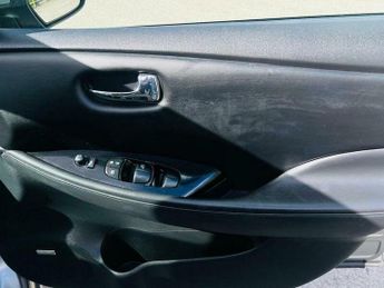 Nissan Leaf 24kWh Tekna Auto 5dr