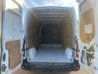 Renault Master 2.3 dCi 35 Business FWD LWB Medium Roof Euro 6 5dr