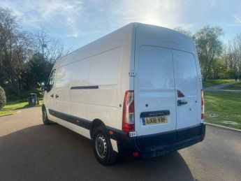 Renault Master 2.3 dCi 35 Business FWD LWB Medium Roof Euro 6 5dr