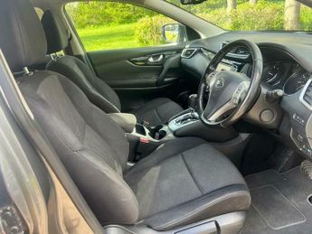 Nissan Qashqai 1.6 dCi N-Connecta XTRON 2WD Euro 6 (s/s) 5dr