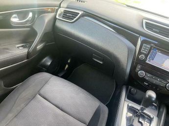Nissan Qashqai 1.6 dCi N-Connecta XTRON 2WD Euro 6 (s/s) 5dr
