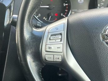 Nissan Qashqai 1.6 dCi N-Connecta XTRON 2WD Euro 6 (s/s) 5dr