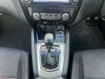 Nissan Qashqai 1.6 dCi N-Connecta XTRON 2WD Euro 6 (s/s) 5dr