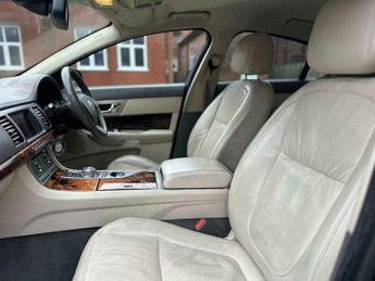 Jaguar XF 2.7d V6 Premium Luxury Auto Euro 4 4dr