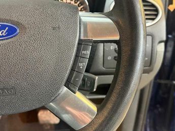 Ford Focus 2.0 Titanium 5dr