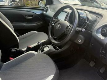 Toyota AYGO 1.0 VVT-i x-trend x-shift Euro 6 5dr (Safety Sense)