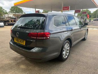Volkswagen Passat 2.0 TDI BlueMotion Tech SE Business DSG Euro 6 (s/s) 5dr