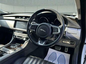 Jaguar XF 2.0i Portfolio Sportbrake Auto Euro 6 (s/s) 5dr
