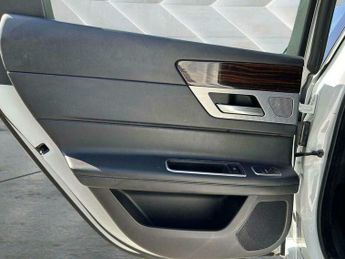 Jaguar XF 2.0i Portfolio Sportbrake Auto Euro 6 (s/s) 5dr