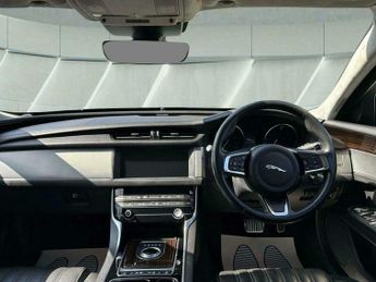 Jaguar XF 2.0i Portfolio Sportbrake Auto Euro 6 (s/s) 5dr