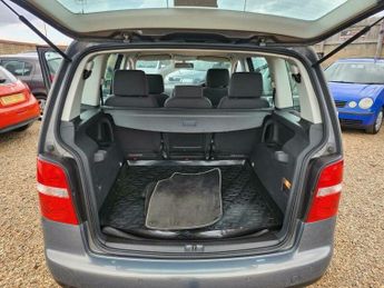 Volkswagen Touran 2.0 TDI SE DSG 5dr (5 Seats)