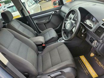 Volkswagen Touran 2.0 TDI SE DSG 5dr (5 Seats)