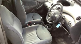 Toyota Yaris VVTI BLUE