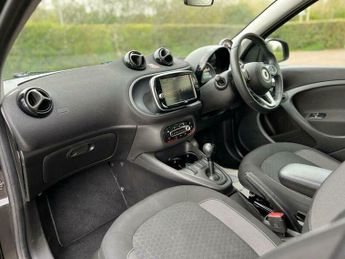 Smart ForFour 17.6kWh Pulse Premium Auto 5dr (22kW Charger)