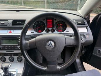 Volkswagen Passat 3.2 FSI V6 SEL DSG 4Motion Euro 4 5dr