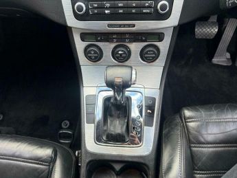 Volkswagen Passat 3.2 FSI V6 SEL DSG 4Motion Euro 4 5dr