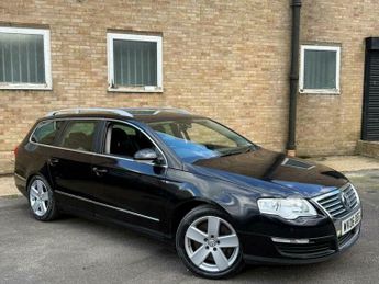 Volkswagen Passat 3.2 FSI V6 SEL DSG 4Motion Euro 4 5dr