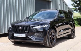 Jaguar F-Pace R-DYNAMIC BLACK