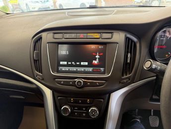 Vauxhall Zafira DESIGN 17 PLATE 7 SEATER DAB RADIO