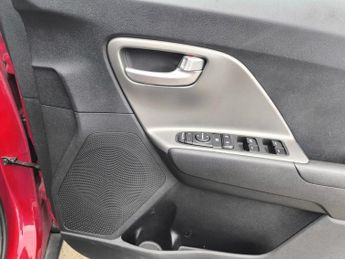 Kia Niro 1.6 Petrol Plug-in Hybrid 2022(22) T-GDi 8.9 kWh Euro 6 (s/s) 5 