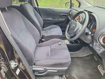 Toyota Yaris 1.3 Dual VVT-i T Spirit Euro 5 (s/s) 5dr