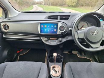 Toyota Yaris 1.3 Dual VVT-i T Spirit Euro 5 (s/s) 5dr