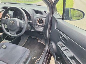 Toyota Yaris 1.3 Dual VVT-i T Spirit Euro 5 (s/s) 5dr