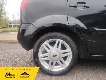 Ford Fiesta GHIA 16V