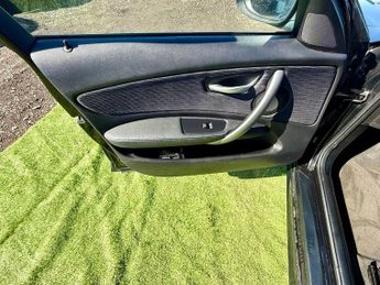 BMW 1 SERIES 2.0 118d ES Euro 5 5dr