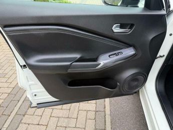 Nissan Juke 1.6 N-Connecta Auto Euro 6 5dr