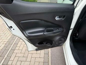 Nissan Juke 1.6 N-Connecta Auto Euro 6 5dr