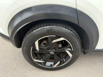 Nissan Juke 1.6 N-Connecta Auto Euro 6 5dr