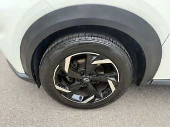 Nissan Juke 1.6 N-Connecta Auto Euro 6 5dr