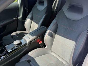 Mercedes-Benz A Class 2.0 A200d AMG Line (Executive) Hatchback 5dr Diesel 8G-DCT Euro 