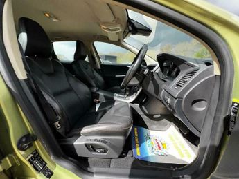 Volvo XC60 2.4 D5 SE Lux Geartronic AWD Euro 4 5dr