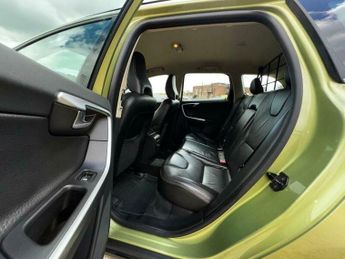 Volvo XC60 2.4 D5 SE Lux Geartronic AWD Euro 4 5dr