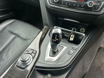 BMW 3 SERIES 2.0 320d Luxury Touring Auto Euro 5 (s/s) 5dr