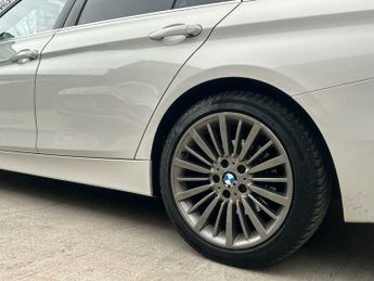 BMW 3 SERIES 2.0 320d Luxury Touring Auto Euro 5 (s/s) 5dr