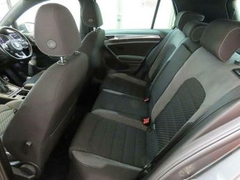 Volkswagen Golf 1.5 TSI EVO R-Line DSG Euro 6 (s/s) 5dr