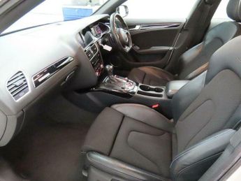 Audi A4 2.0 TFSI Black Edition Plus S Tronic quattro Euro 6 (s/s) 4dr