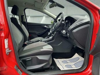 Ford Focus 1.6 Zetec Powershift Euro 5 5dr