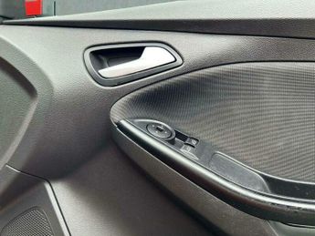 Ford Focus 1.6 Zetec Powershift Euro 5 5dr