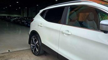 Nissan Qashqai 1.6 dCi Pilot One Edition SUV 5dr Diesel XTRON Euro 6 (s/s) (130