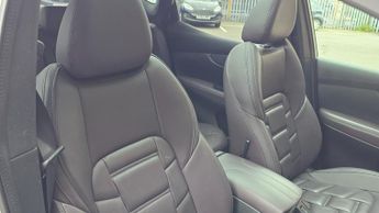 Nissan Qashqai 1.6 dCi Pilot One Edition SUV 5dr Diesel XTRON Euro 6 (s/s) (130