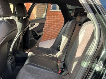 Audi A4 Avant 2.0 TDI ultra S line Estate 5dr Diesel S Tronic Euro 6 (s/s) (19