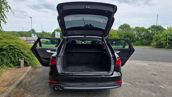 Audi A4 Avant 2.0 TDI ultra S line Estate 5dr Diesel S Tronic Euro 6 (s/s) (19
